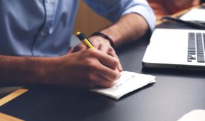看護師が職場で感じるストレスの原因と対策は？
