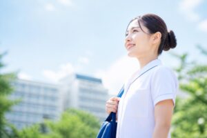 海外で看護師として働くために必要なIELTSスコアは？